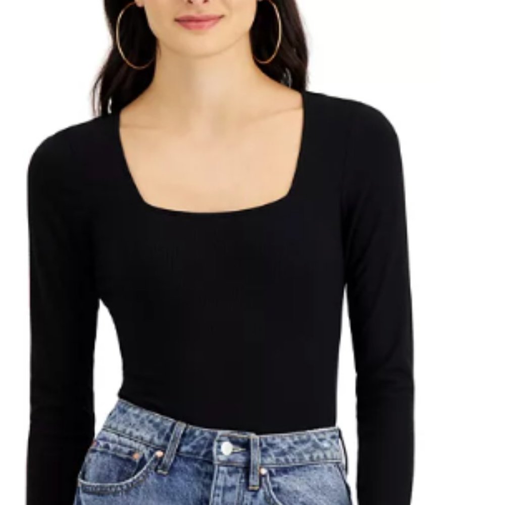 SELF ENTEEM - Square-Neck Bodysuit in Black
